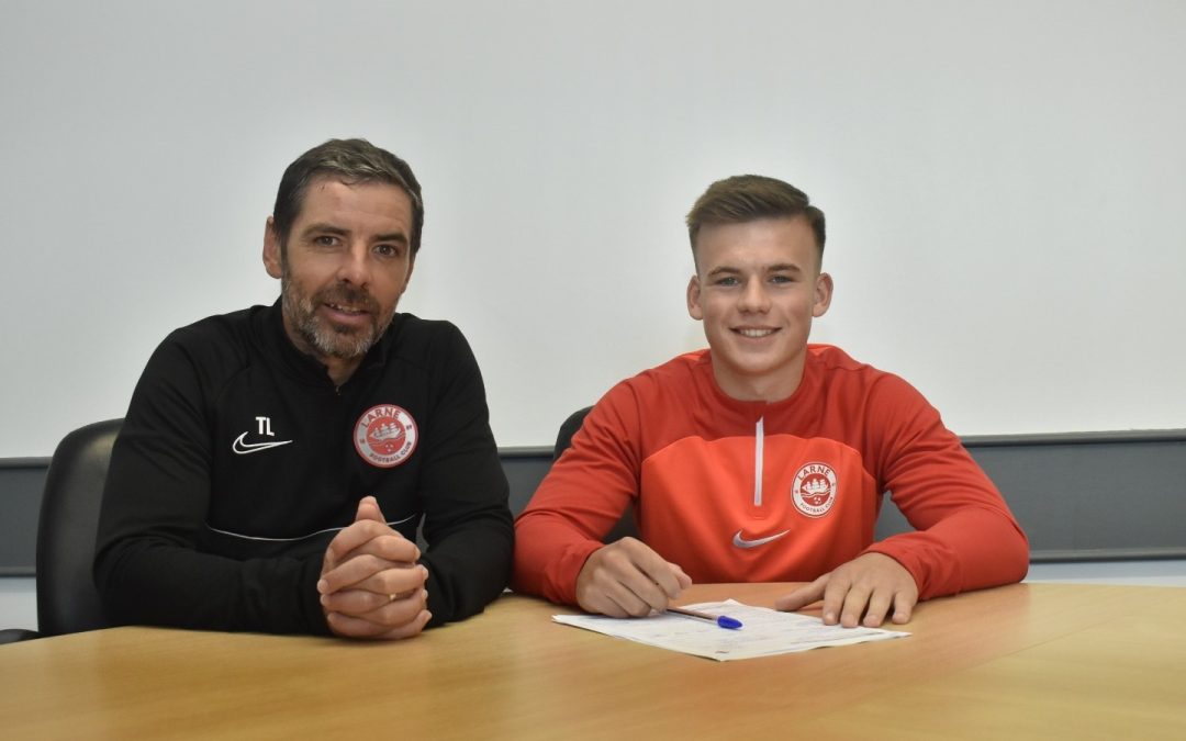 Caolan Donnelly latest Scholar to turn professional