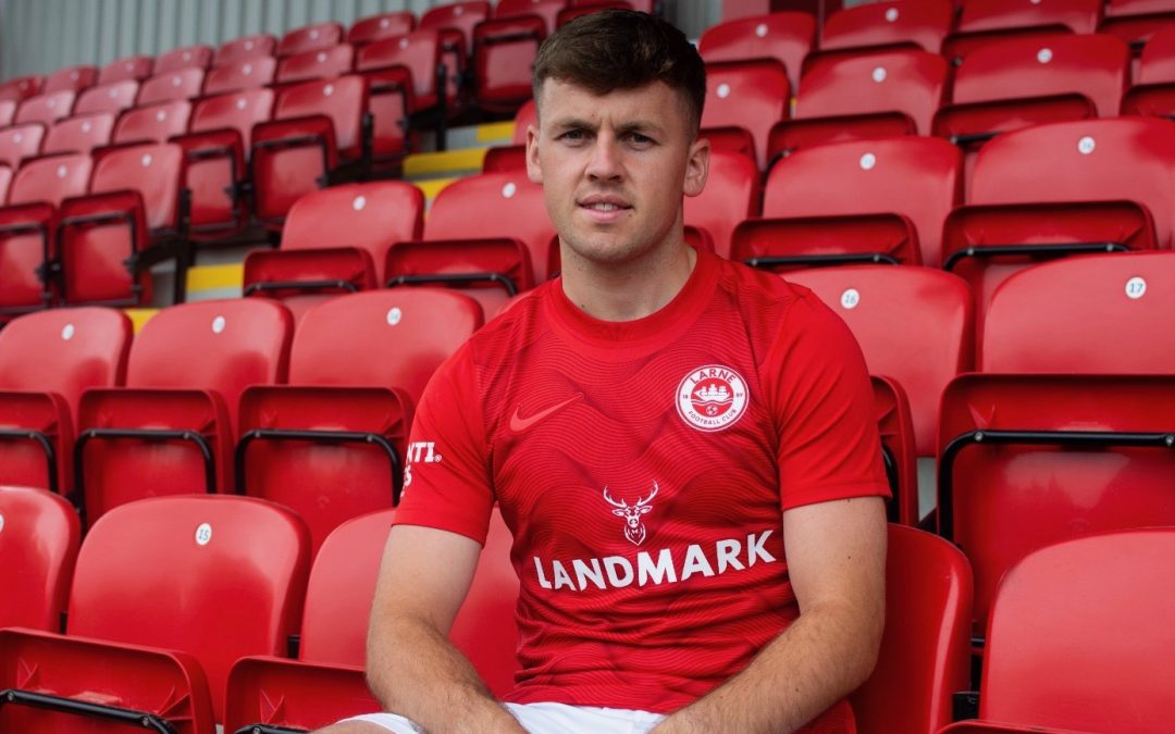 Ben Doherty signs for the Invermen