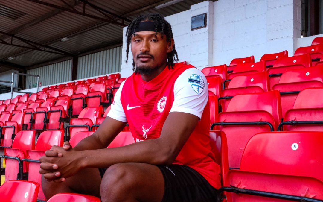 Larne snap-up defender Ali Omar