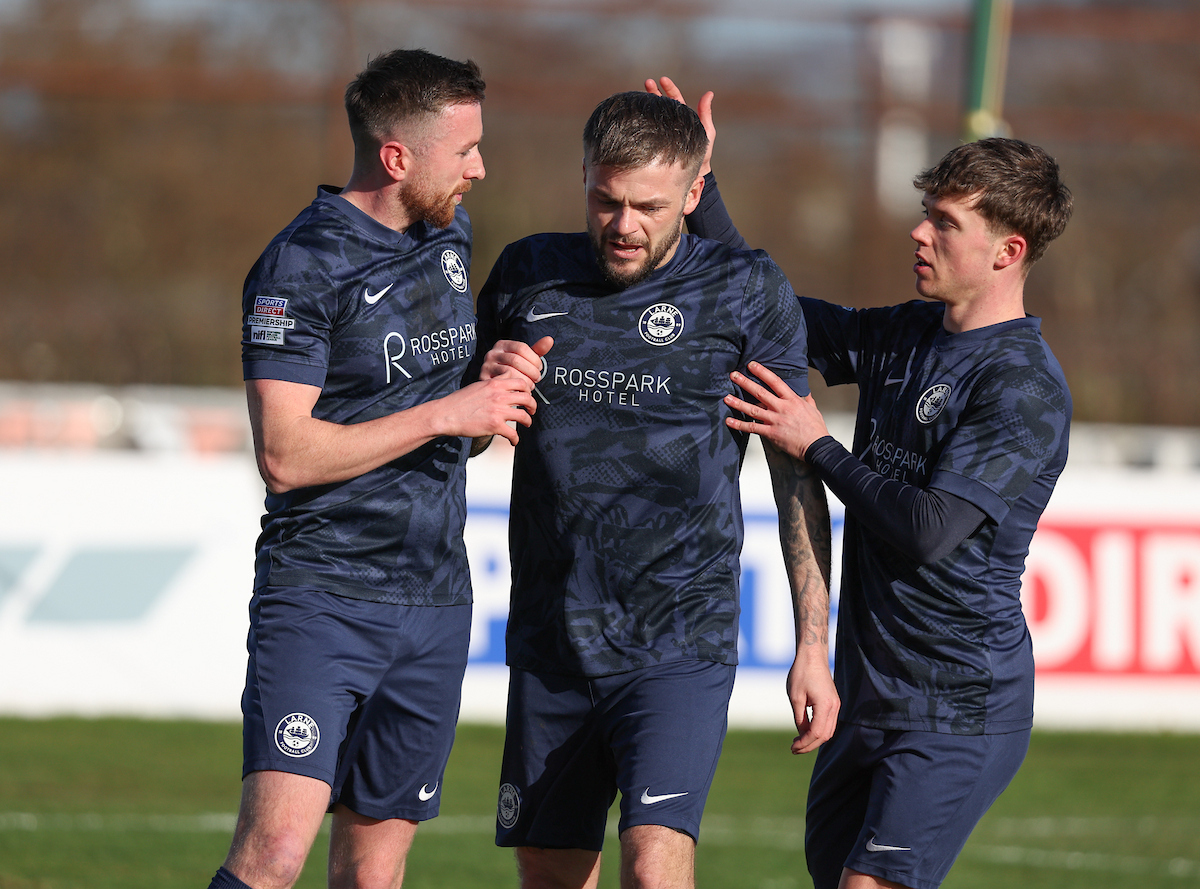 Ballymena Utd v Larne 011