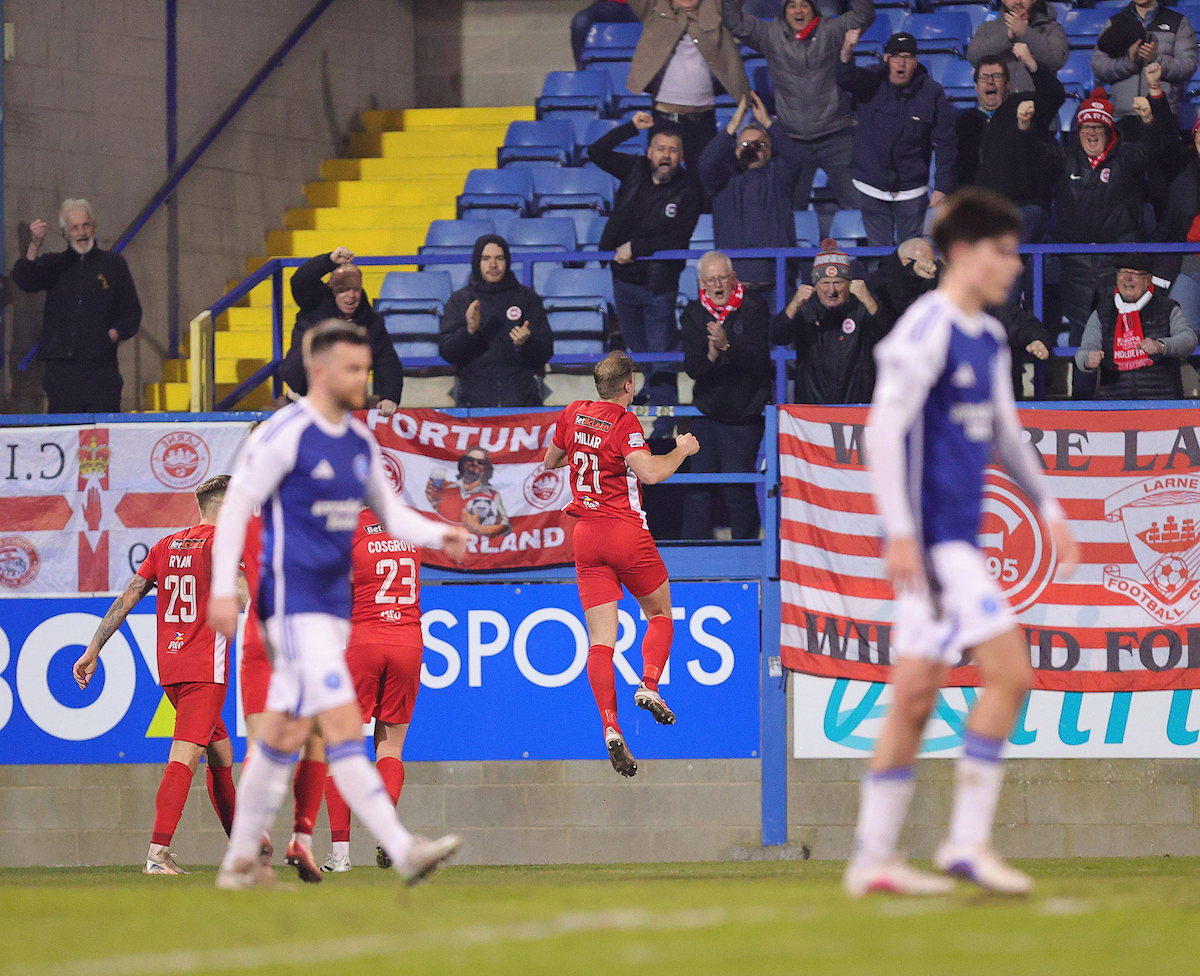 Sports Direct Irish League PremiershipGlenavon Fc v larne Fc