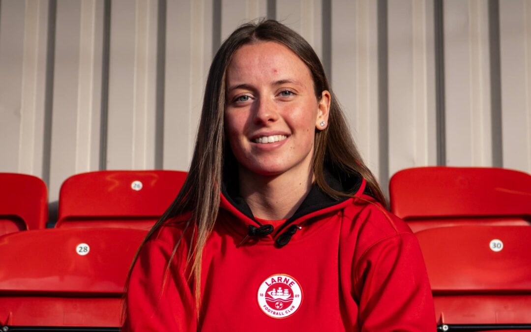 Maureen Quinn Signs for the Inver Women